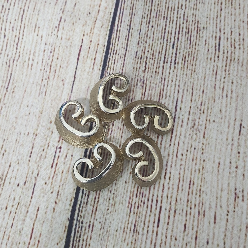 RARE Vintage Light Gold Marboux Brooch